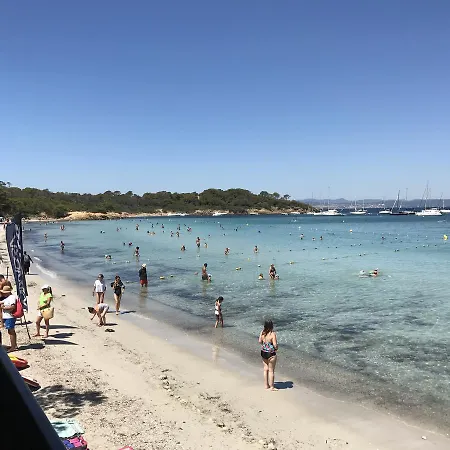 Bateau-hôtel Island Paradise *